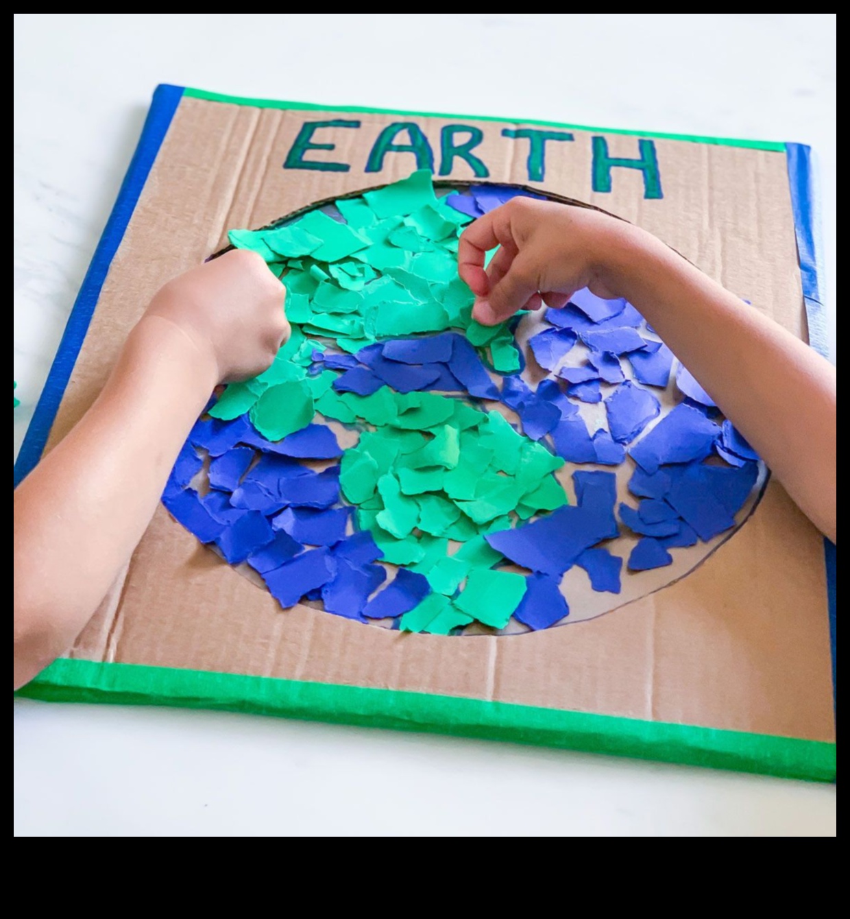 אמנות הנייר ספרים שינו: הפיכת דפים לאמנות