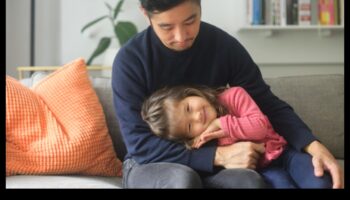 אבהות מודעת: ניווט הורות עם נוכחות