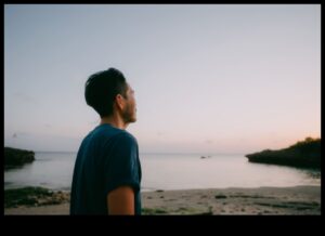 להעיר את ההווה: לאמץ את כוחה של מיינדפולנס בחיי היומיום